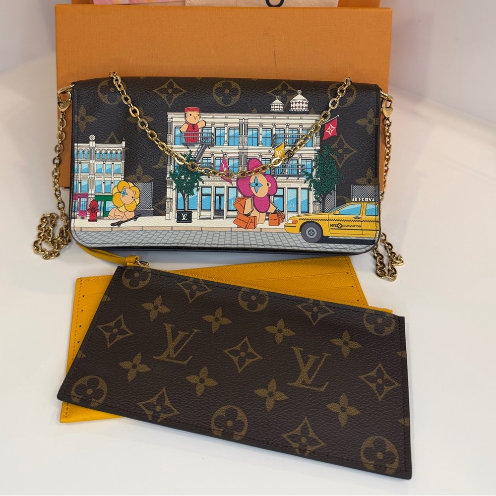 🎀 LOUIS VUITTON '22 VIVIENNE NYC HOLIDAY ANIMATION MONOGRAM FELICIE POCHETTE - Picture 2 of 16